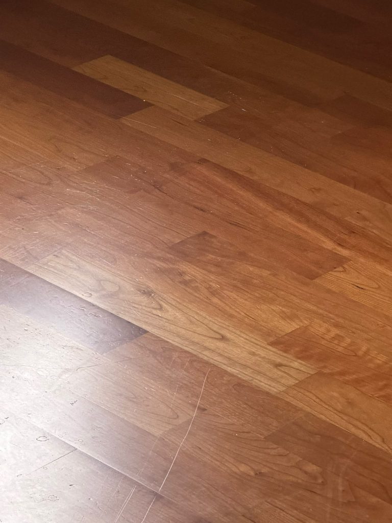 Aufbereiteter Holzboden nach der Sanierung
